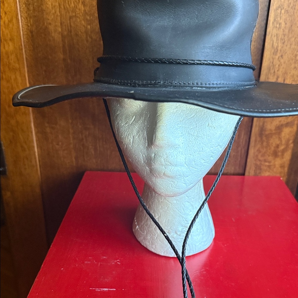 Black leather cowboy hat in size large.